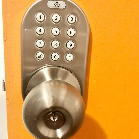 מיאמי Women Only Rooms - Men Only Rooms - Free Wifi - Coffee Parking - Lockers מראה חיצוני תמונה